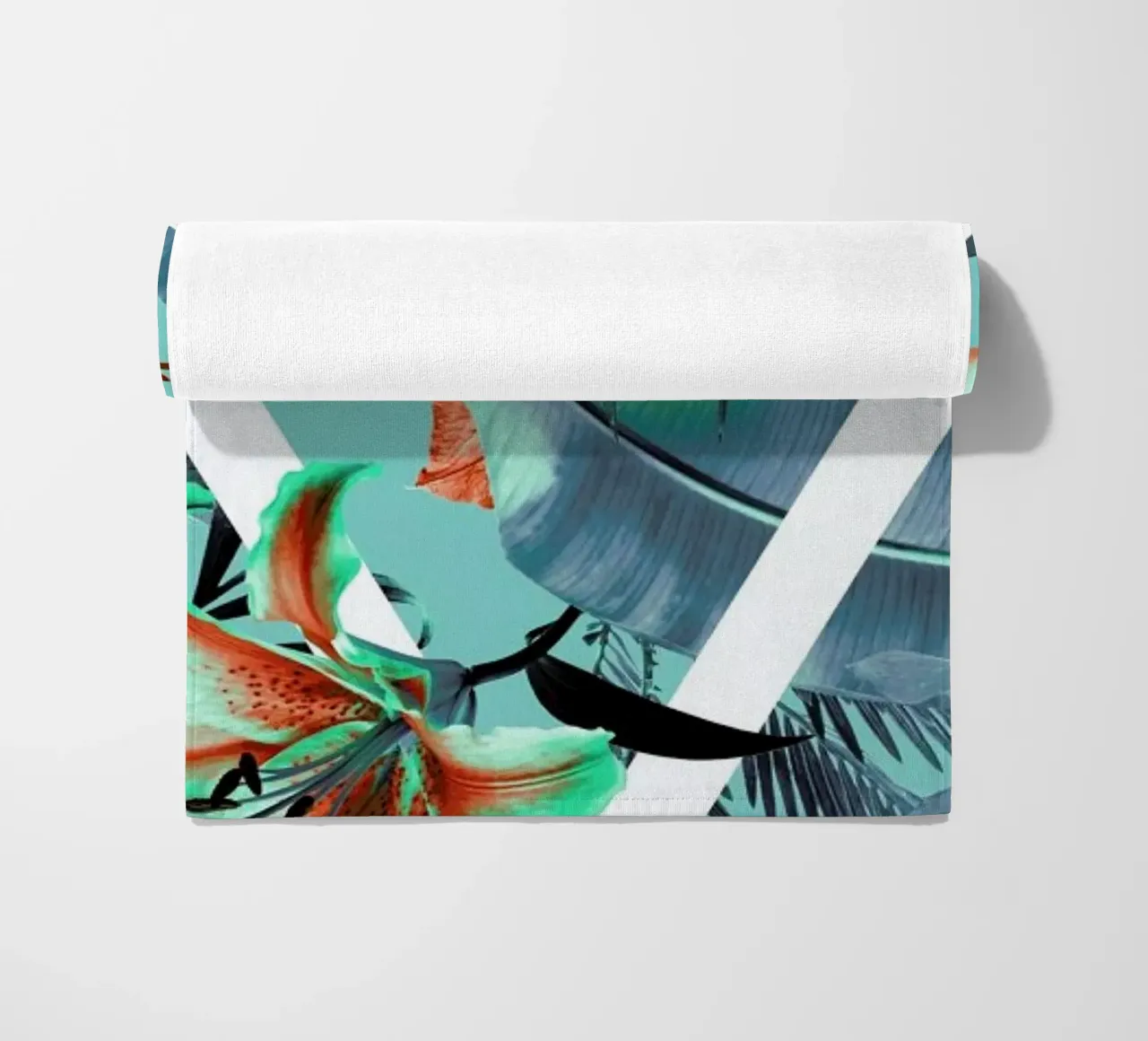 Triflo beach towel by Ali Gulec