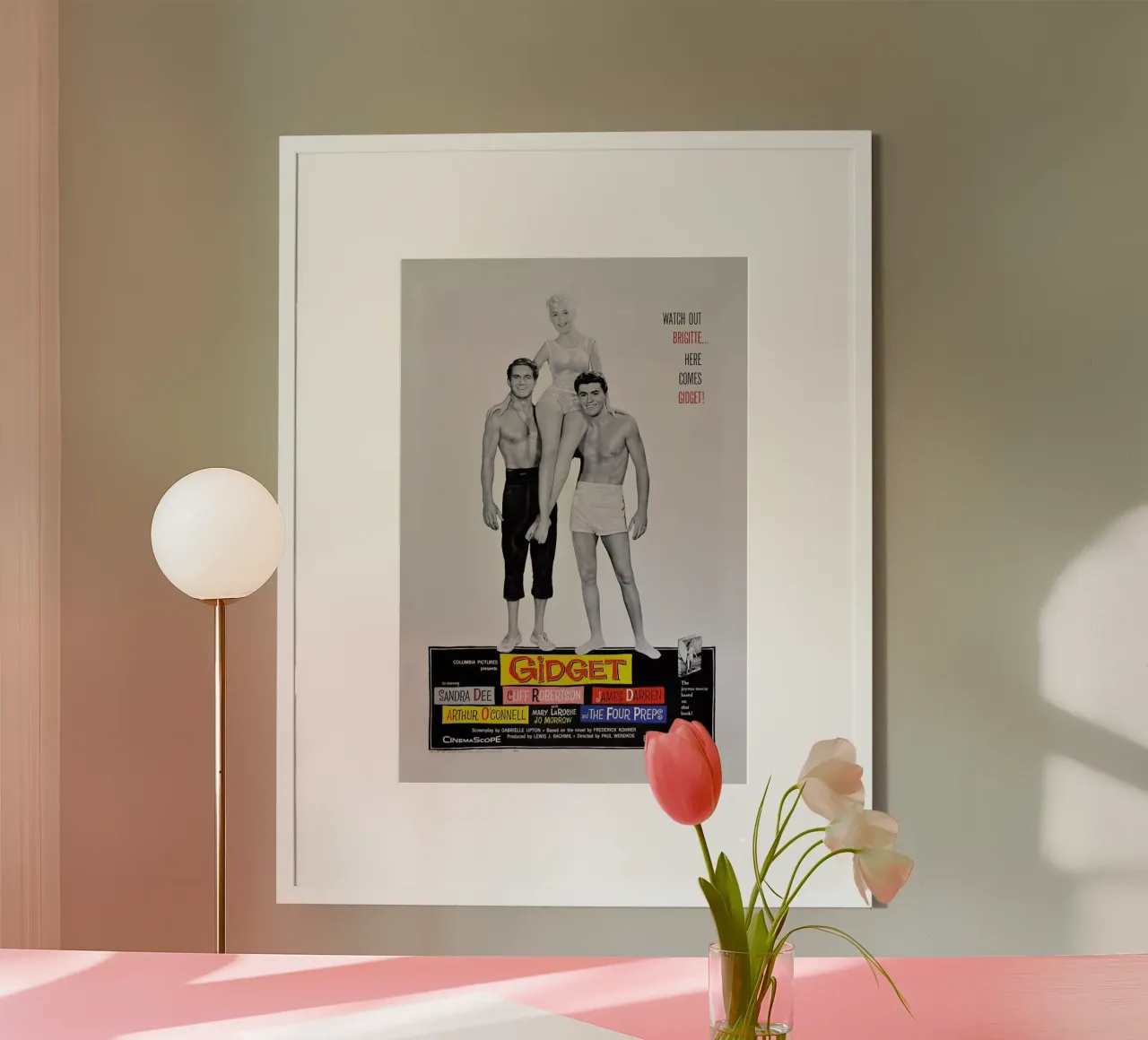 ‘Gidget’ Retro Movie Poster poster da Gallery Print and Art Limited