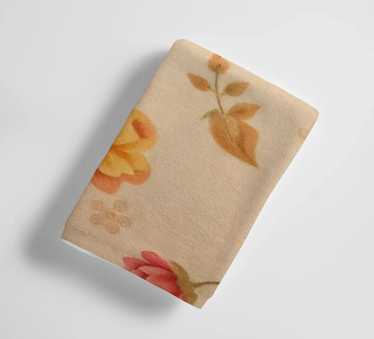 Prachtig bloemenpatroon met levendige kleuren op een lichte achterkant badhanddoek van DesignDoodle