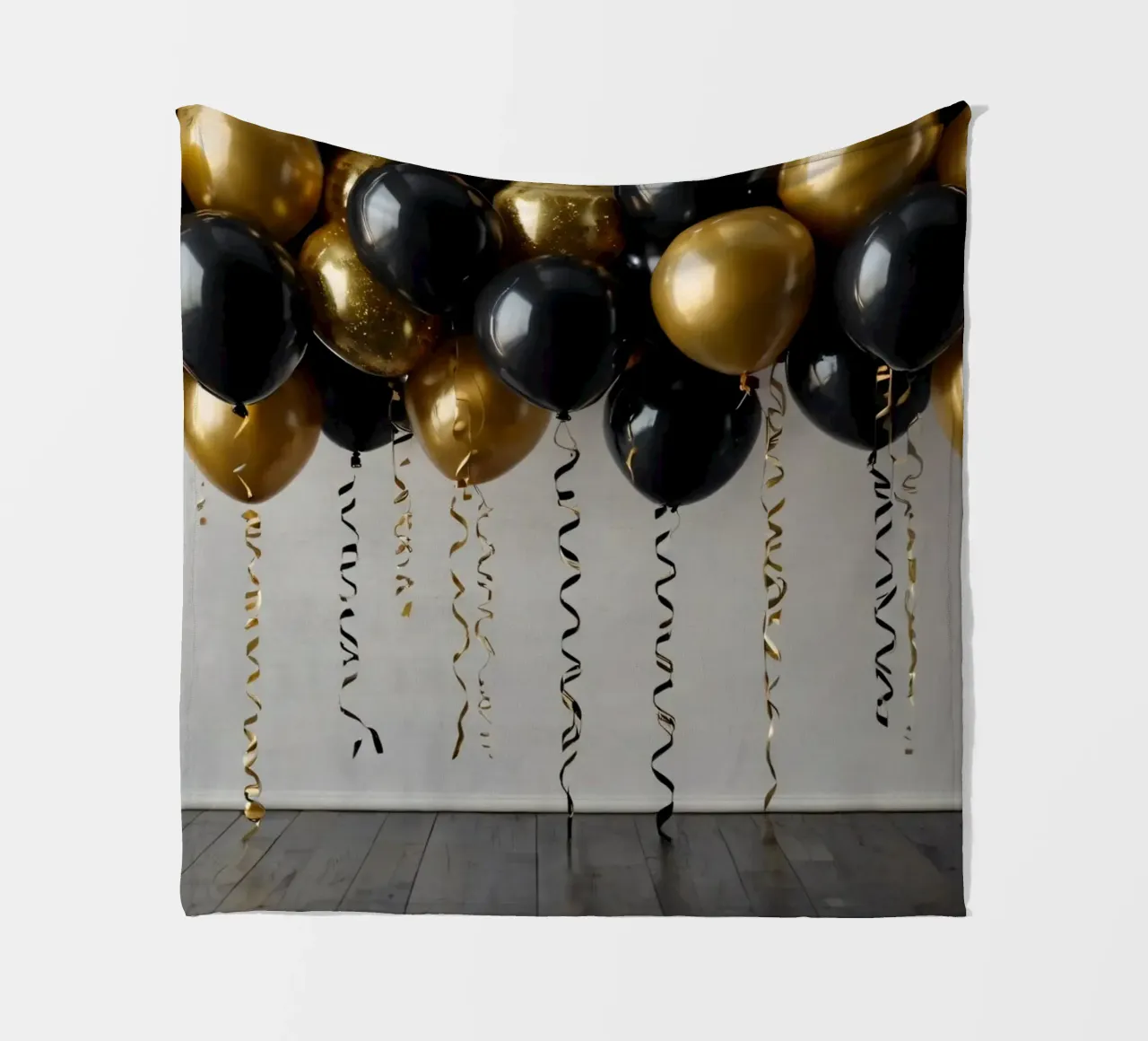 Fondale per festeggiamenti con palloncini neri e oro coperta in pile da DesignDoodle