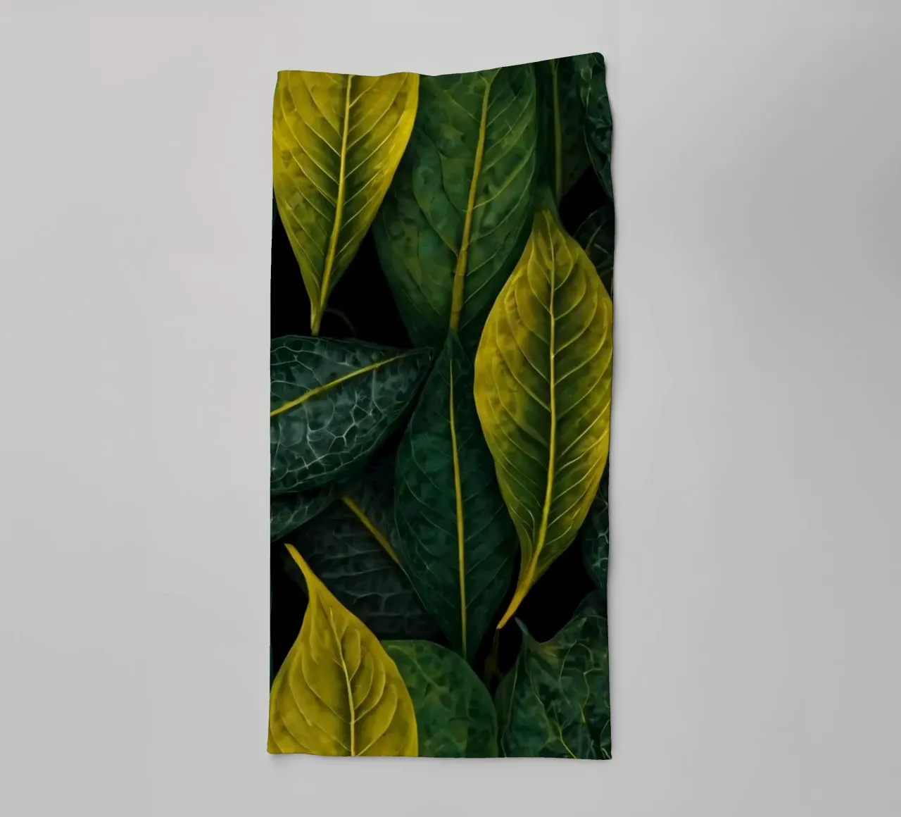Sfondo di foglie verdi e gialle asciugamano da bagno da DesignDoodle