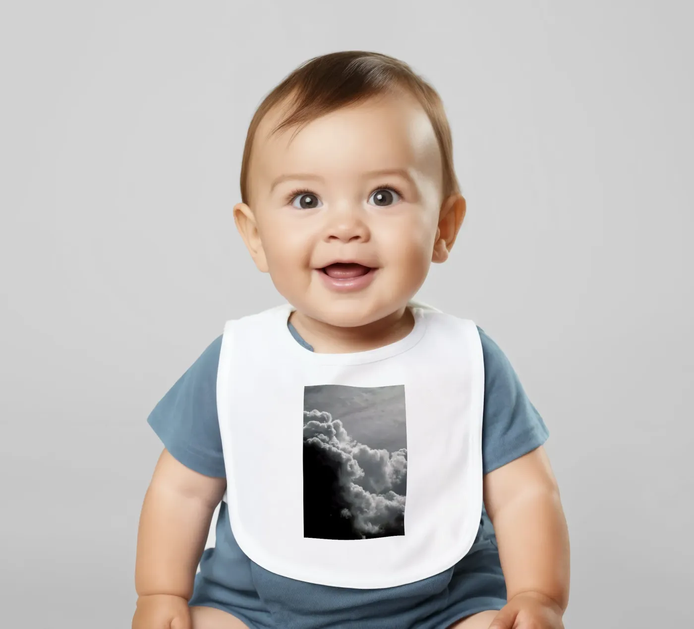 After Dark comes Light bavaglino da Studio Nahili