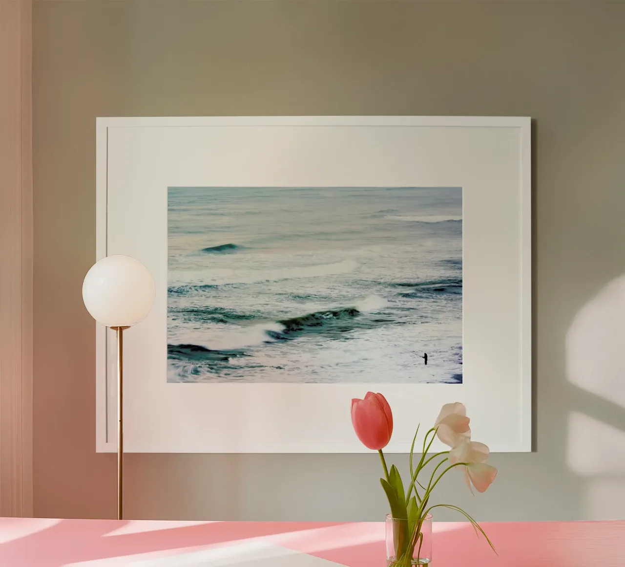 The fisherman I poster con telaio in legno da Tal Paz-Fridman