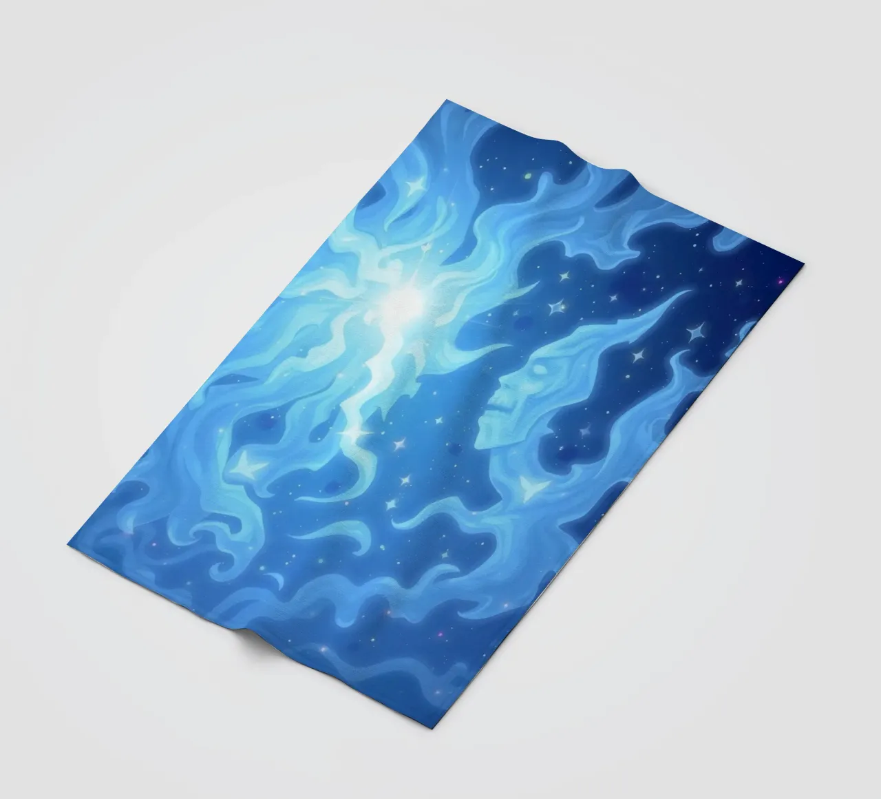 Cielo notturno mistico con figure eteree e stelle luminose coperta in pile da DesignDoodle