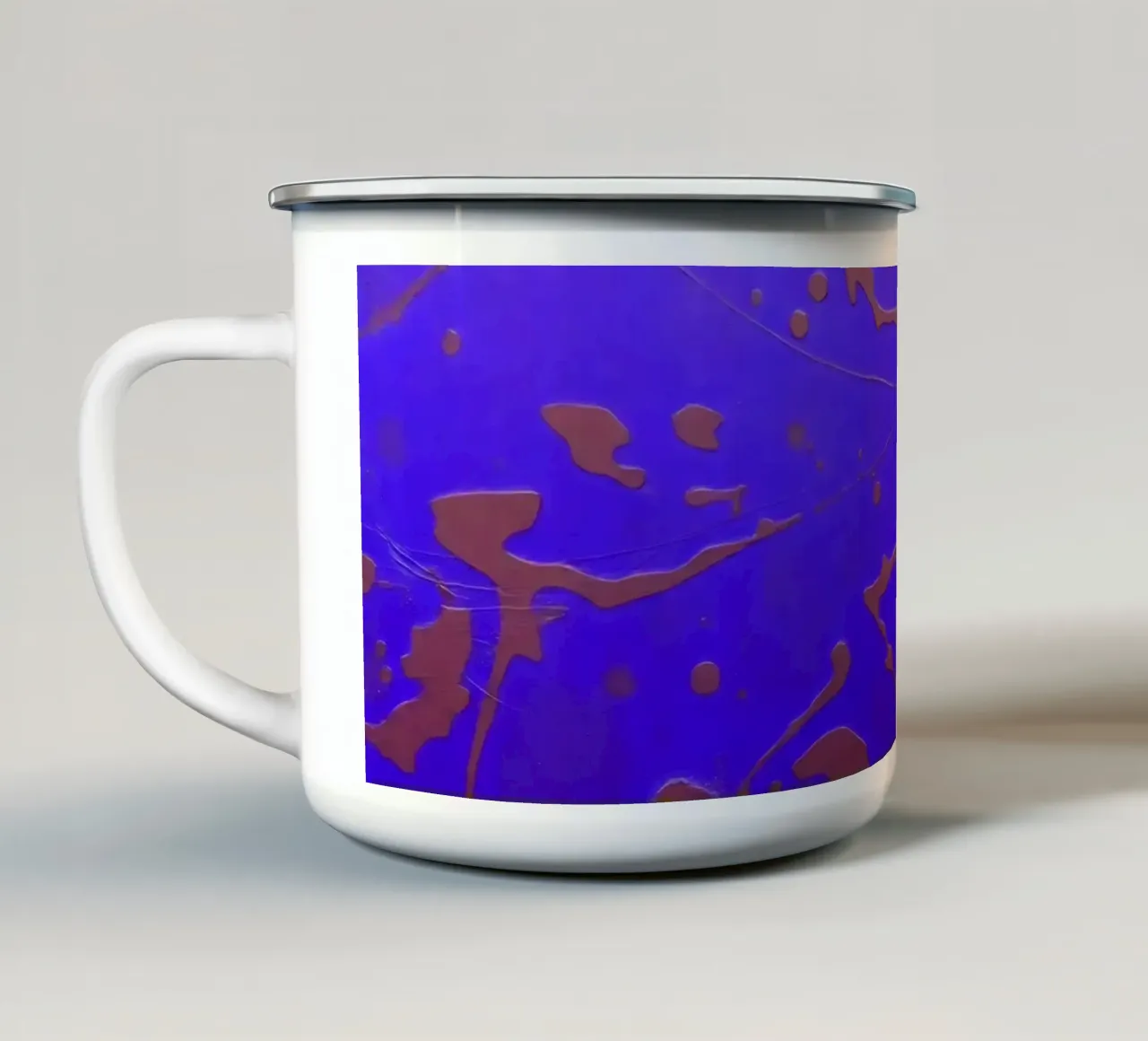 Abstract kunstwerk op een levendige blauwe achtergrond emaille mok van DesignDoodle