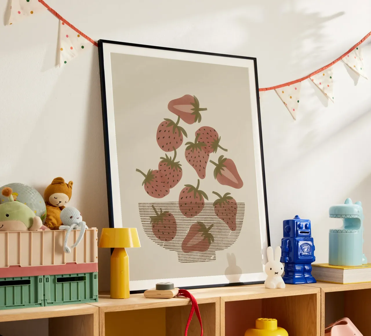 Ciotola di fragole poster con telaio in alluminio da Alisa Galitsyna