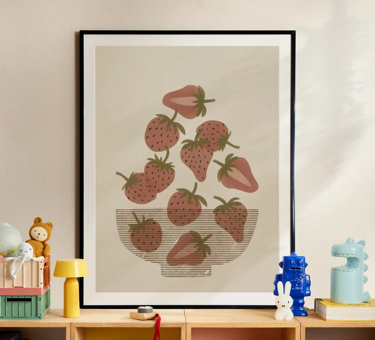 Ciotola di fragole poster con telaio in alluminio da Alisa Galitsyna