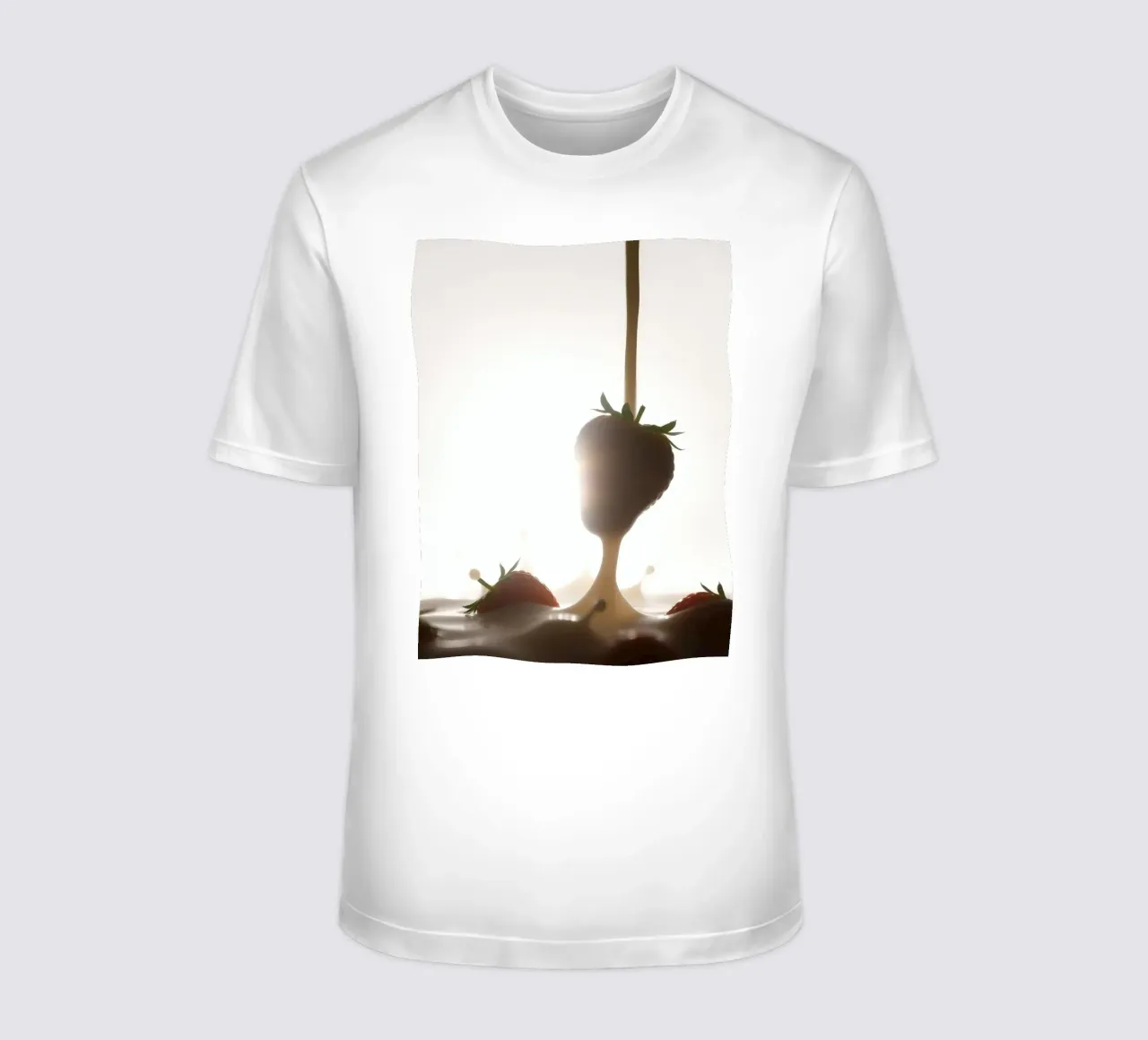 Fragole fresche immerse in una salsa cremosa t-shirt da DesignDoodle