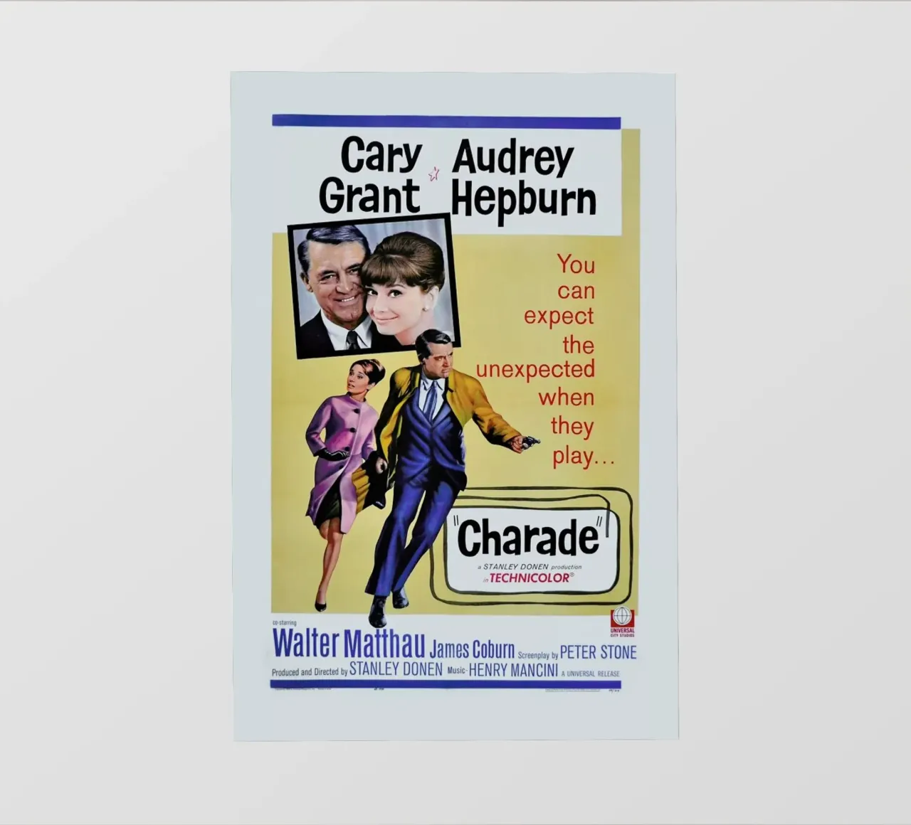 ‘Charade’ Retro Movie Poster pellicola backlit da Gallery Print and Art Limited