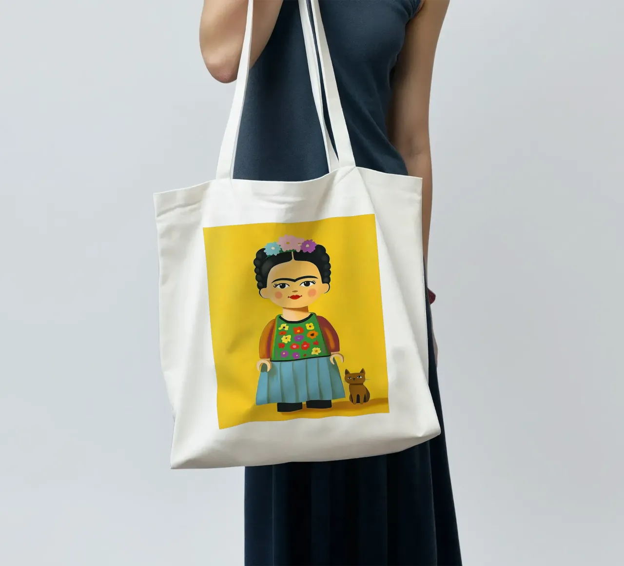 Small Frida figure tote bag by Carinaprint