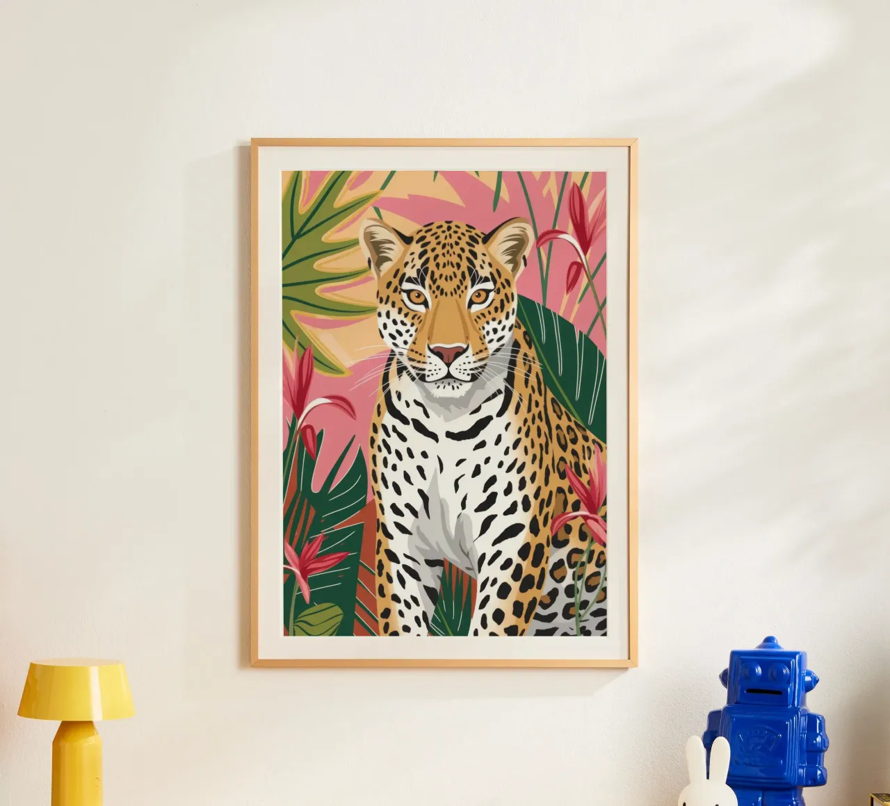 Guardiano della giungla maestosa poster con telaio in legno da Atelier Tiga