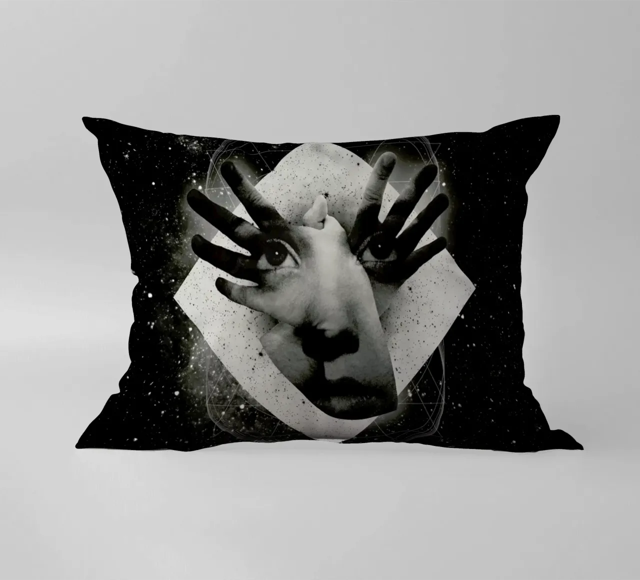 Mask cuscino da Ali Gulec