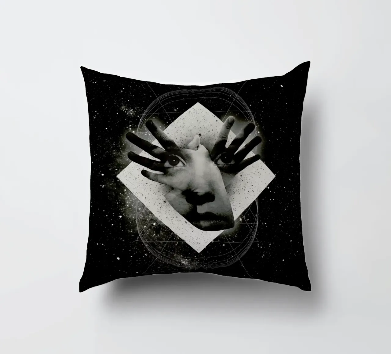Mask cuscino da Ali Gulec