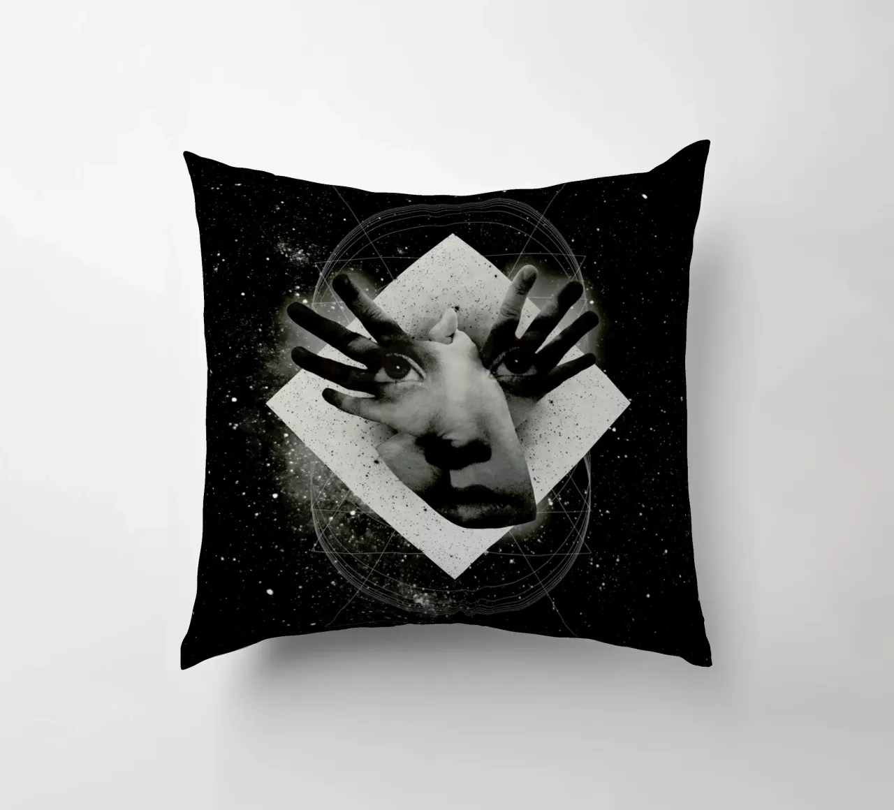 Mask cuscino da Ali Gulec
