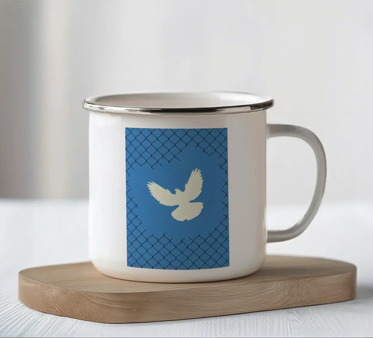 Free As A Bird tazza in smalto da Rosi Feist