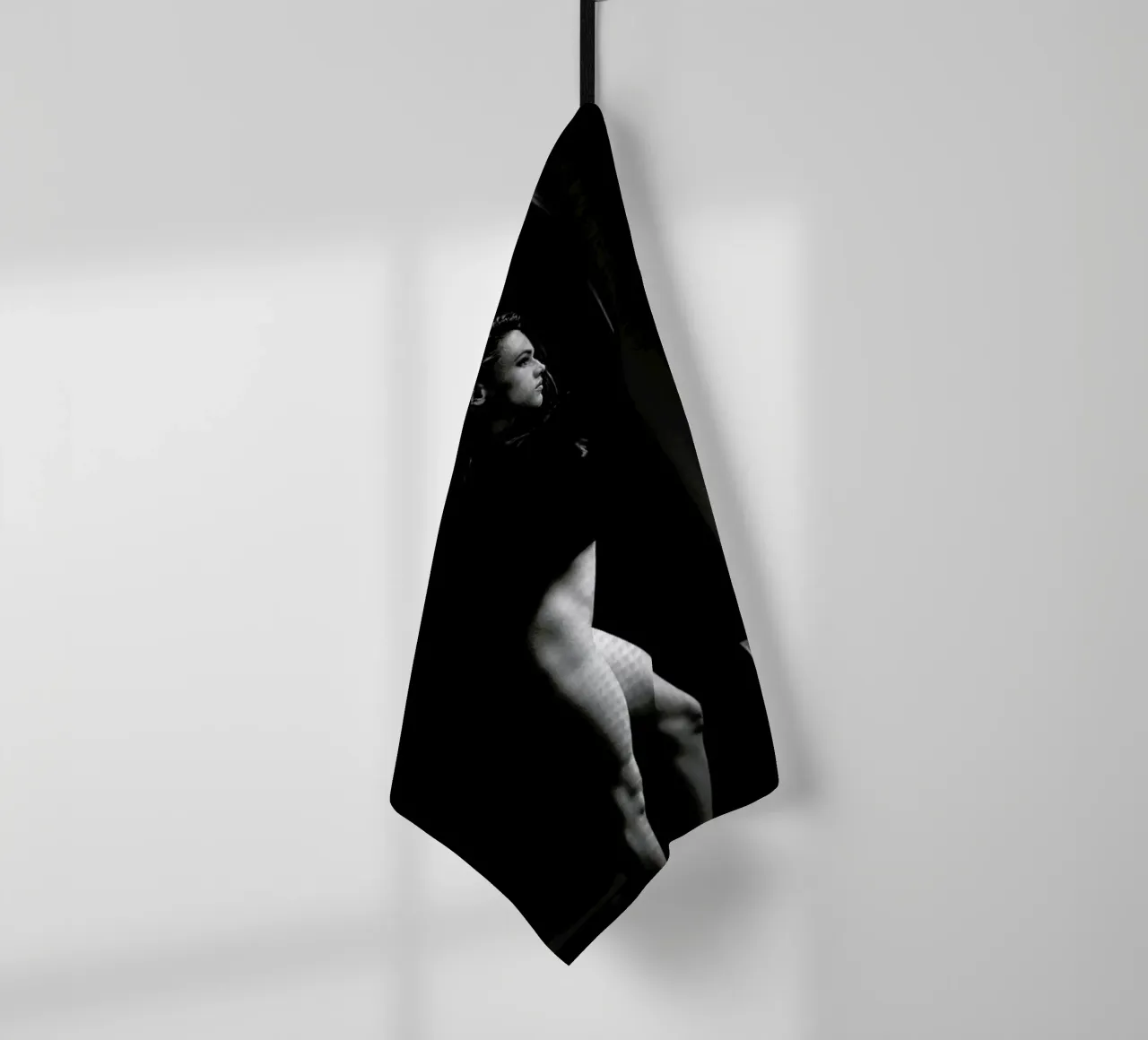 Helen V tea towel by Sebastian Hilgetag