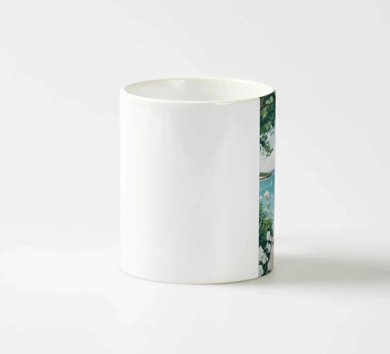 Caffè costiero con barche a vela tazza in ceramica da Melloi Art Print