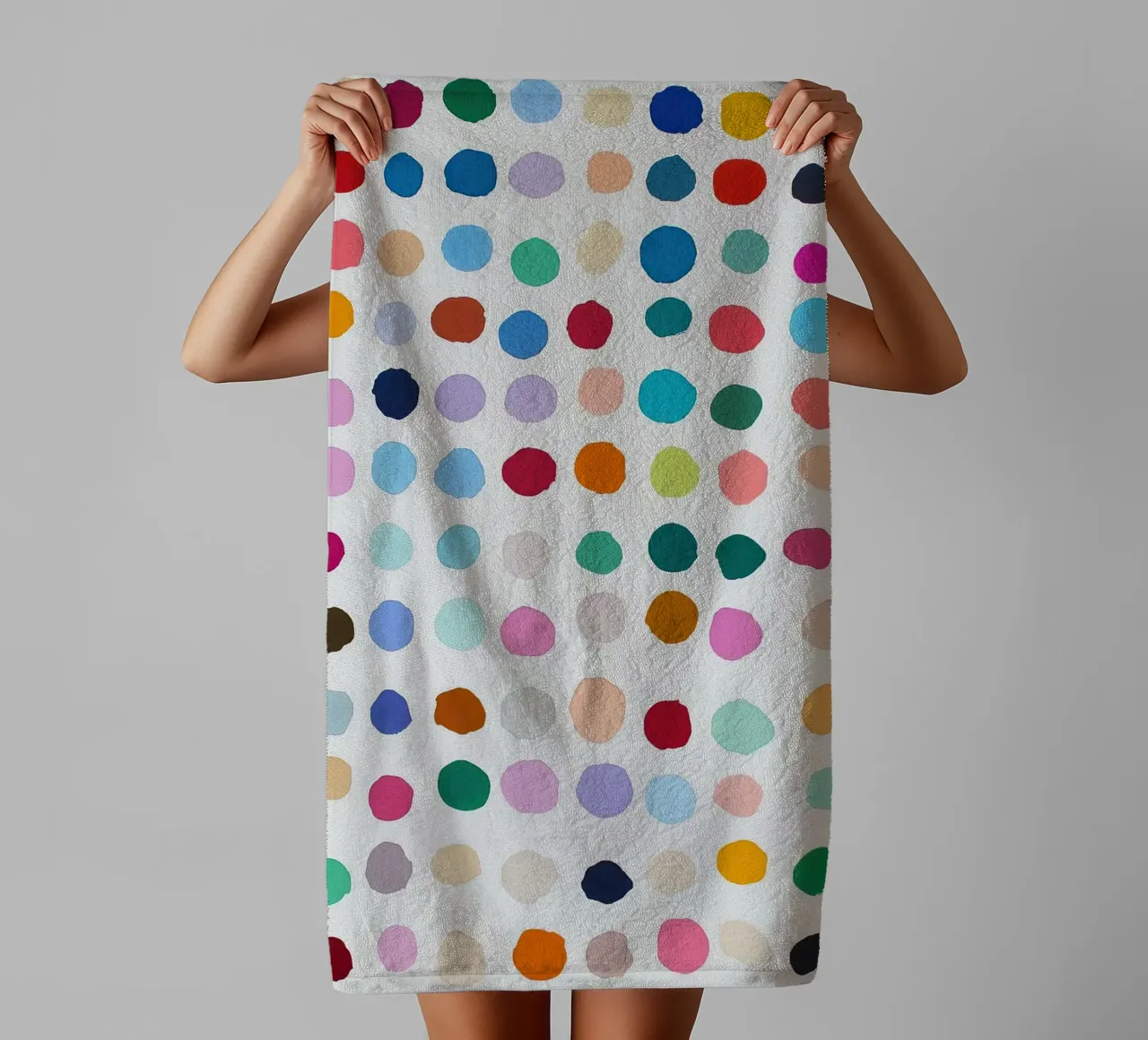 Polkadots Puntini astratti Bianco Colorato Colorato Minimale asciugamano da bagno da Nikis Art Studio