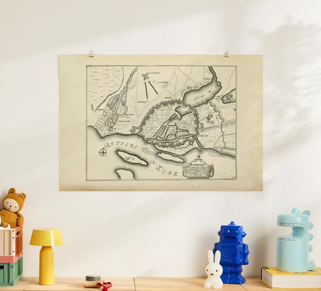 Hamburg, Germany, 1702 poster con telaio in legno da Artokoloro Quint Lox Ltd