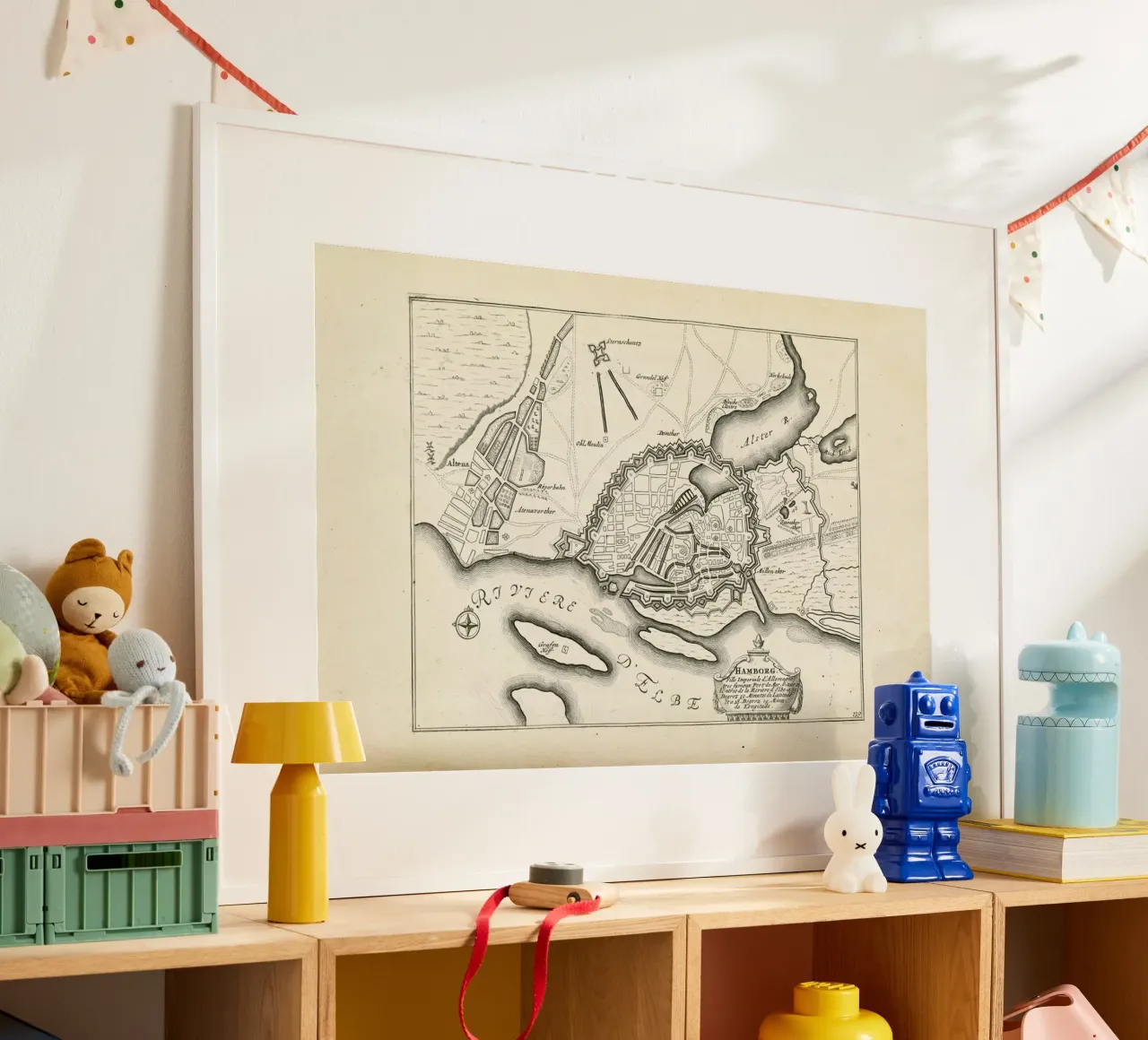 Hamburg, Germany, 1702 poster con telaio in legno da Artokoloro Quint Lox Ltd