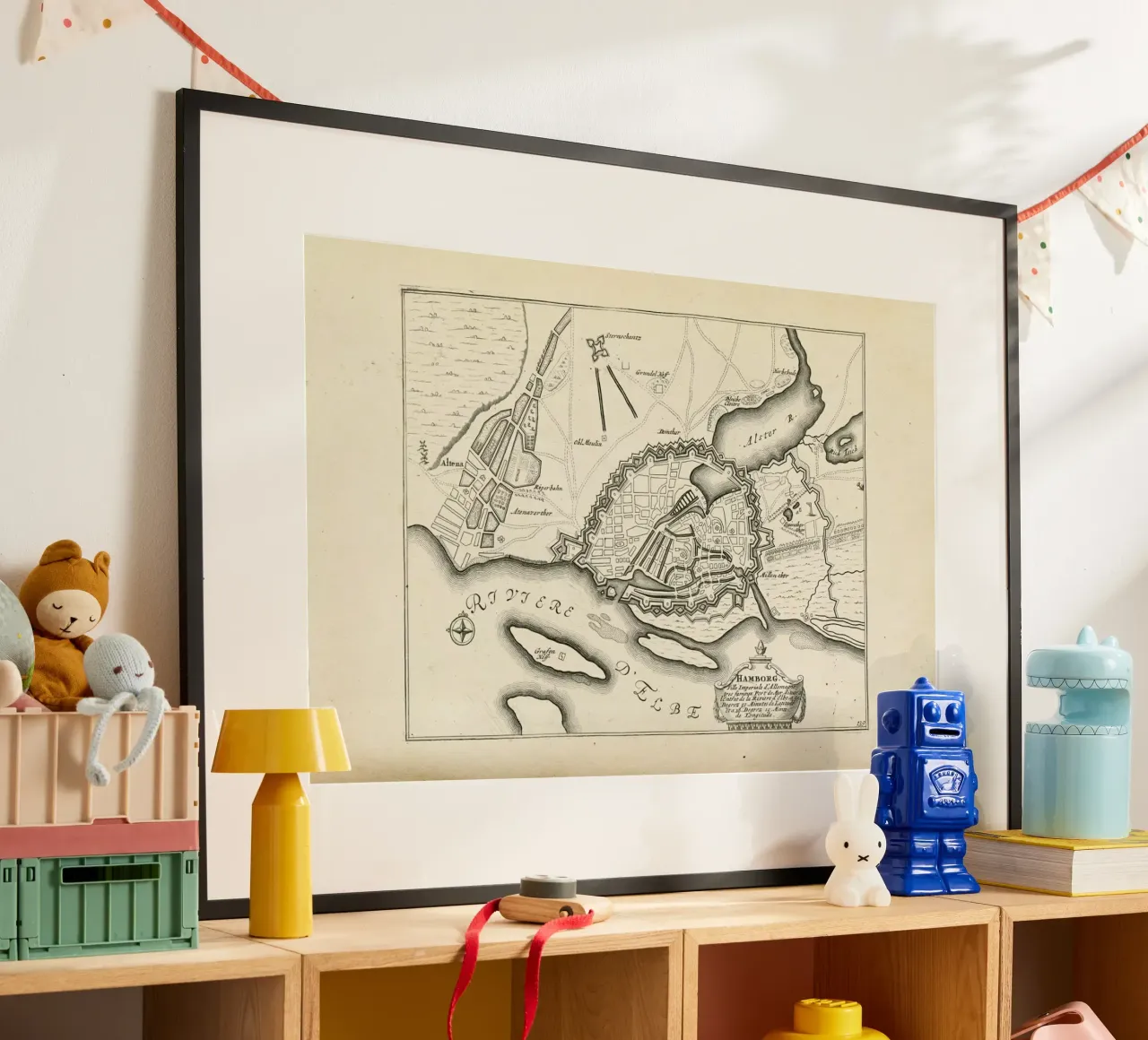 Hamburg, Germany, 1702 poster con telaio in legno da Artokoloro Quint Lox Ltd