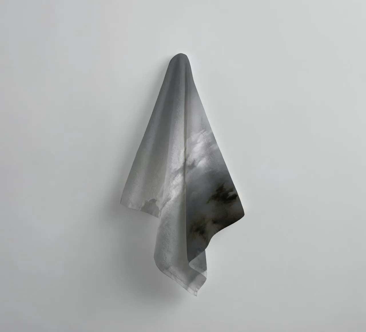 Clouds II badhanddoek van Sebastian Hilgetag