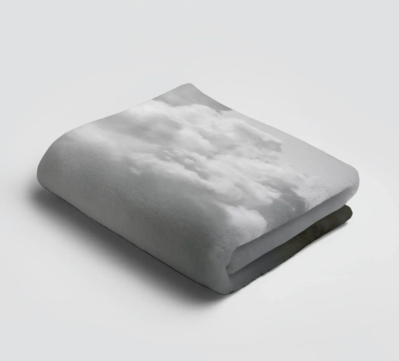 Clouds II badhanddoek van Sebastian Hilgetag