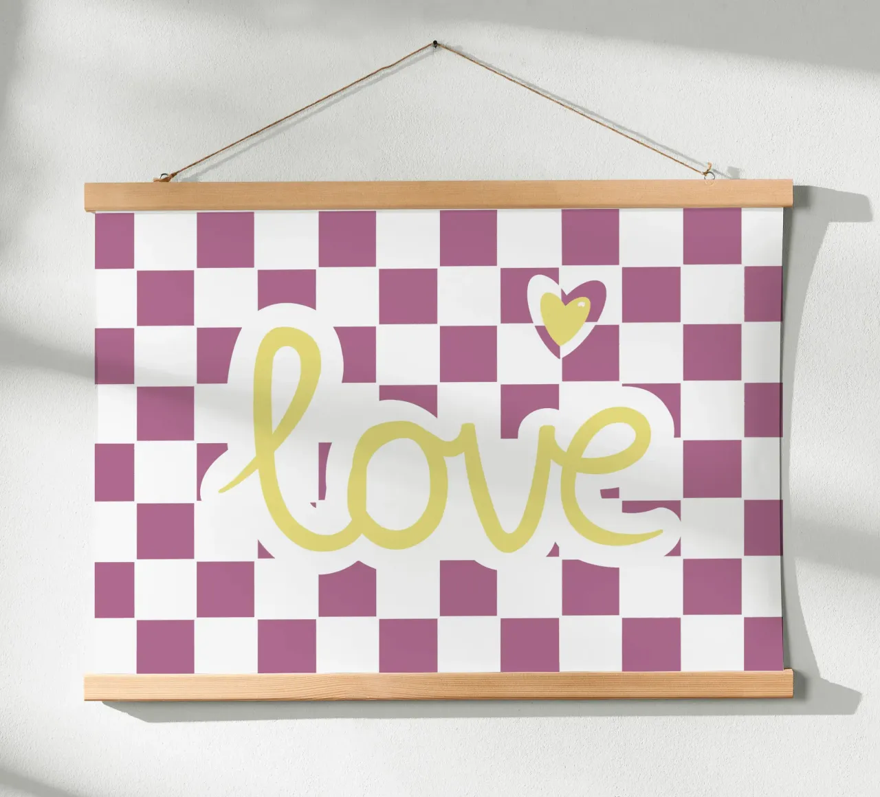 Amore scacchiera rosa poster con telaio in legno da Atelier Fabe