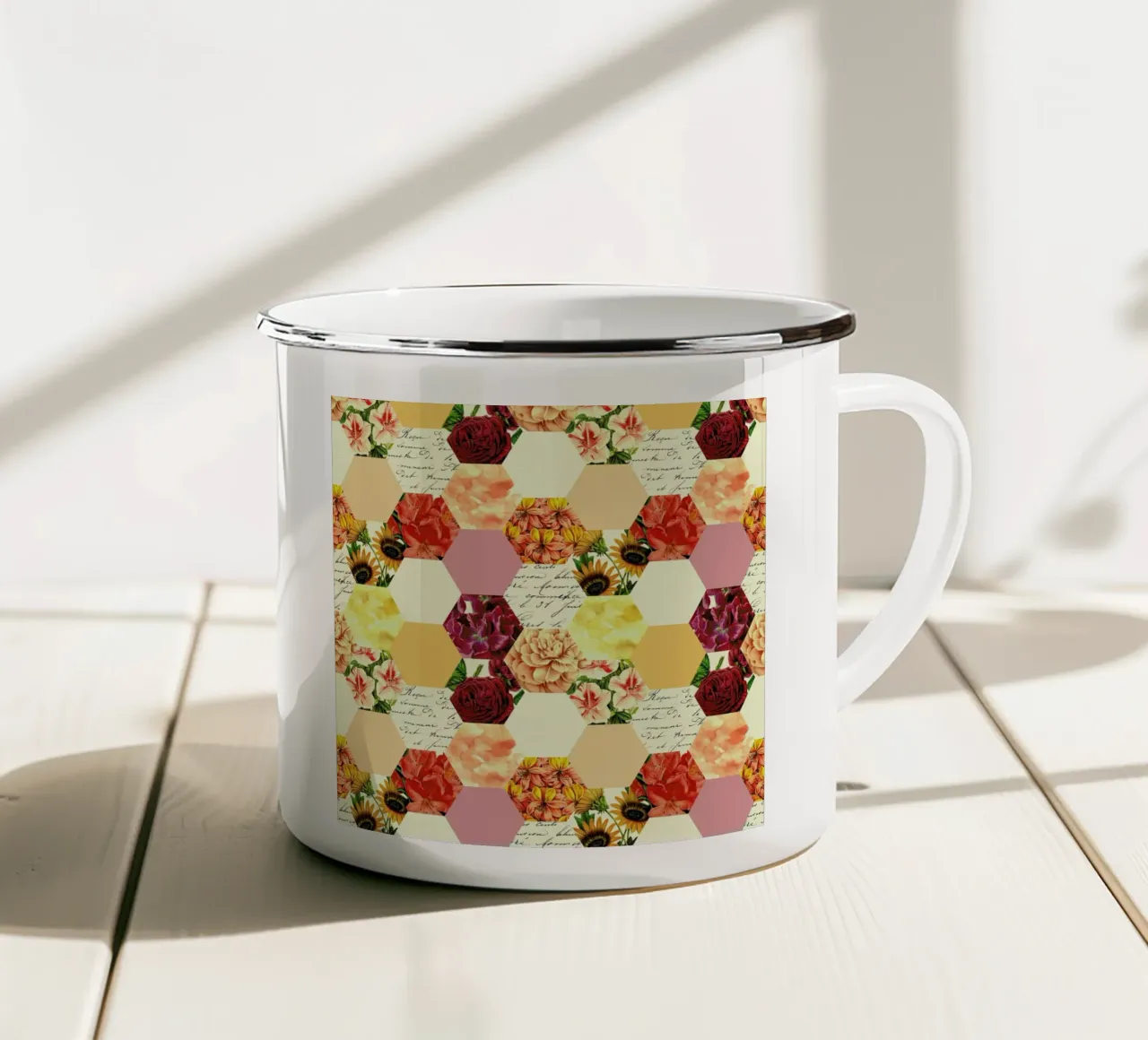 Nature Hive tazza in smalto da Tobe Fonseca