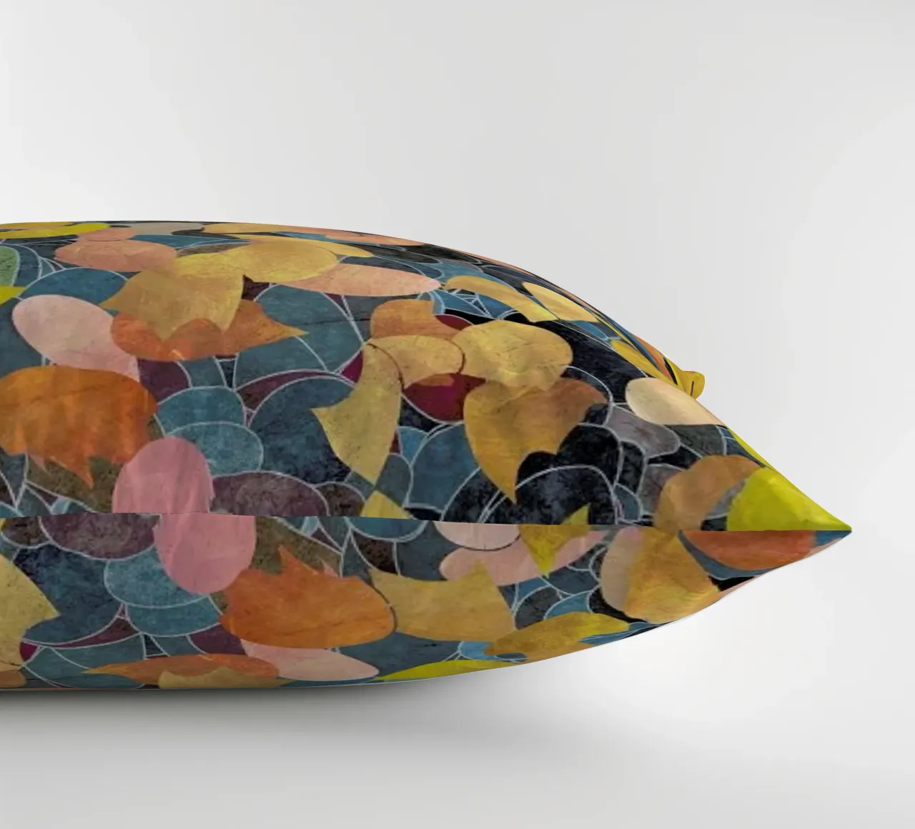 A Shiny Path 1 cuscino da Angelo Cerantola