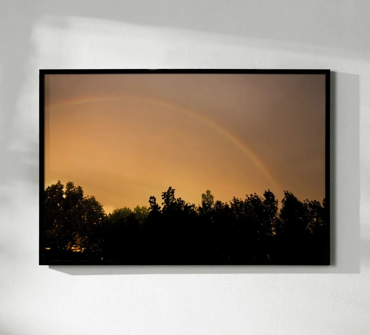 Regenboog bij zonsondergang hahnemühle van Teresa André