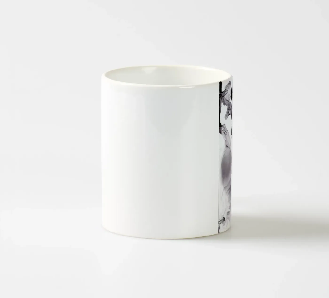 Float 01 ceramic mug by Froilein Juno