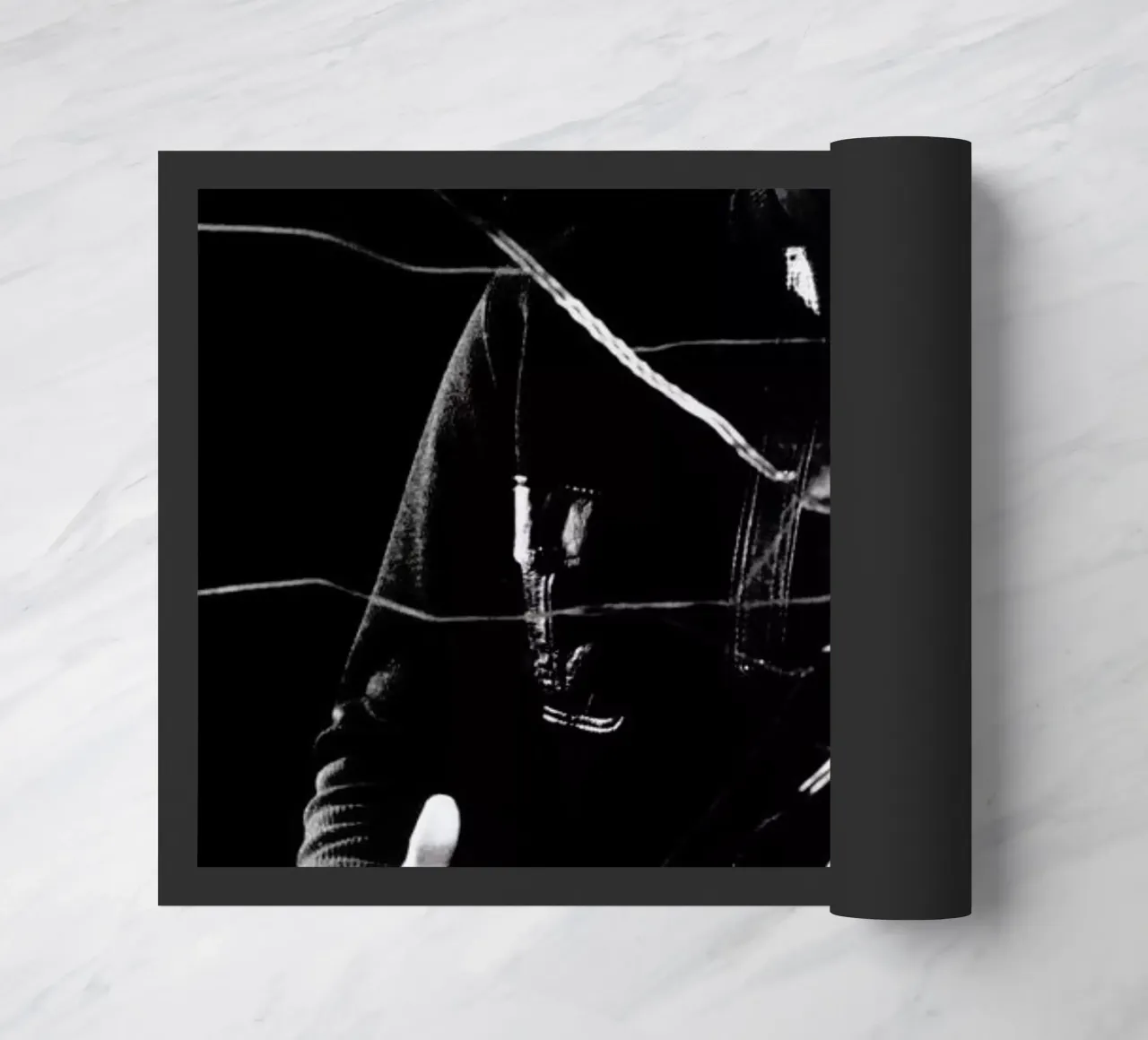 Roger Moore in 'Live and Let Die' zerbino da Gallery Print and Art Limited