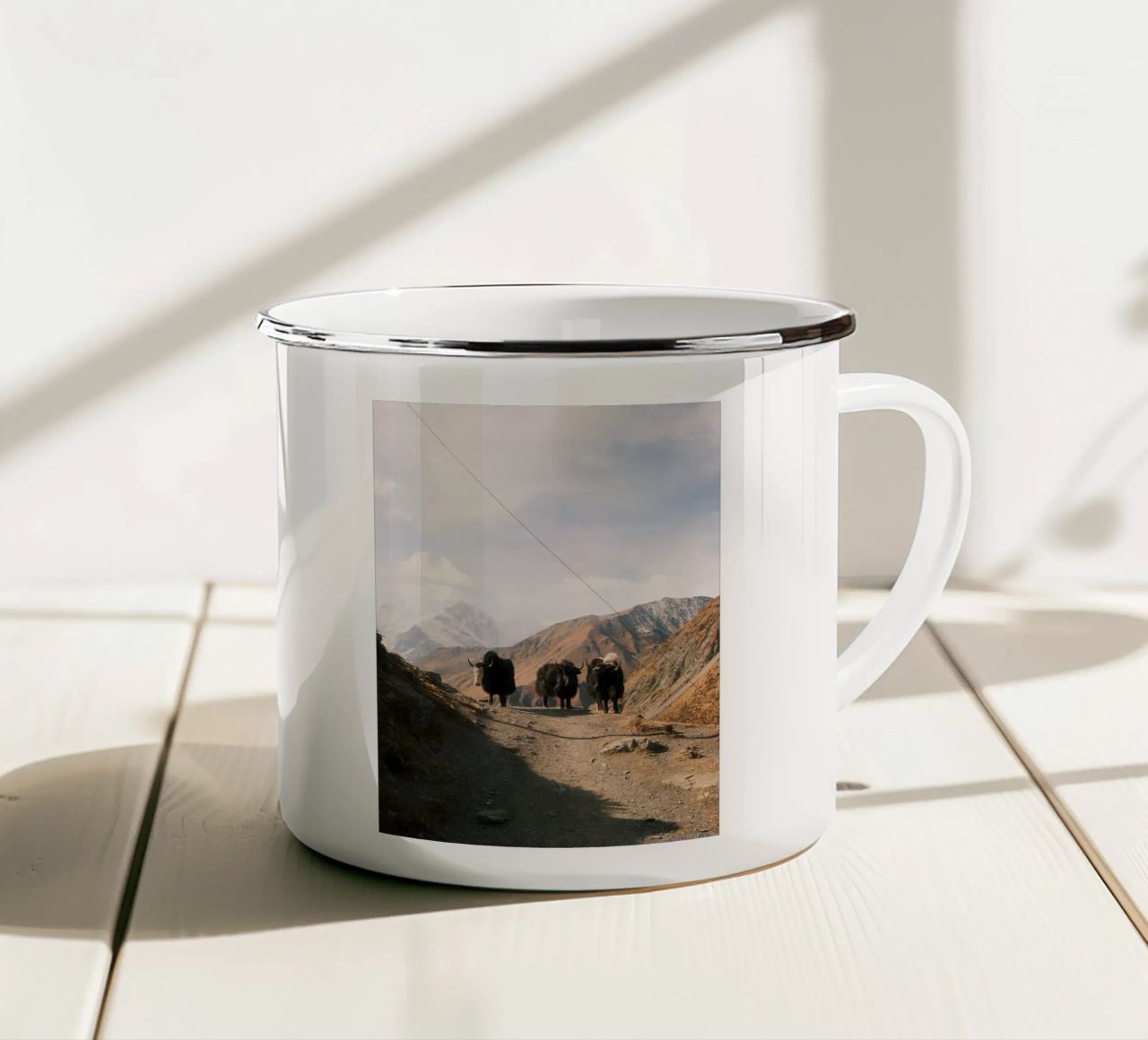 Yaks of the High Himalayas tazza in smalto da FujiPrints
