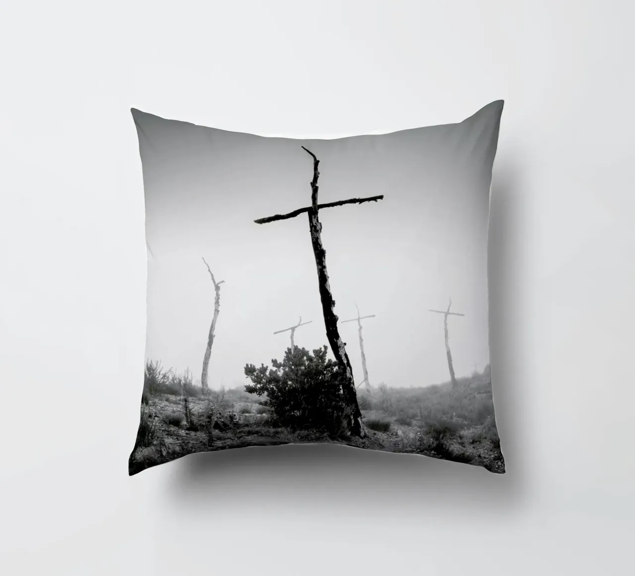 Forest of Crosses 4 cuscino da Håggard Photography | Ronny Behnert