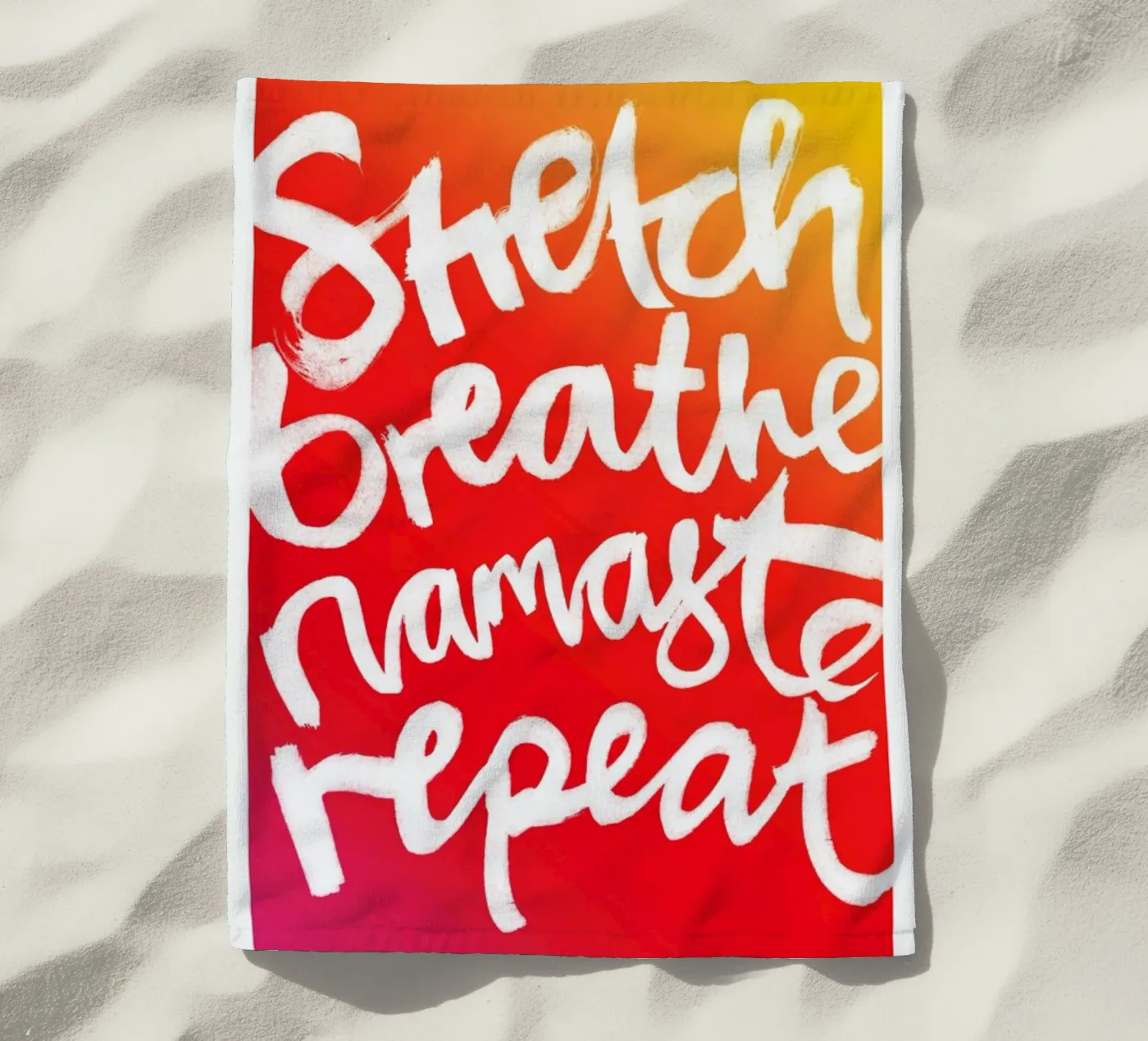 Repeat White strandhanddoek van Klaus with K