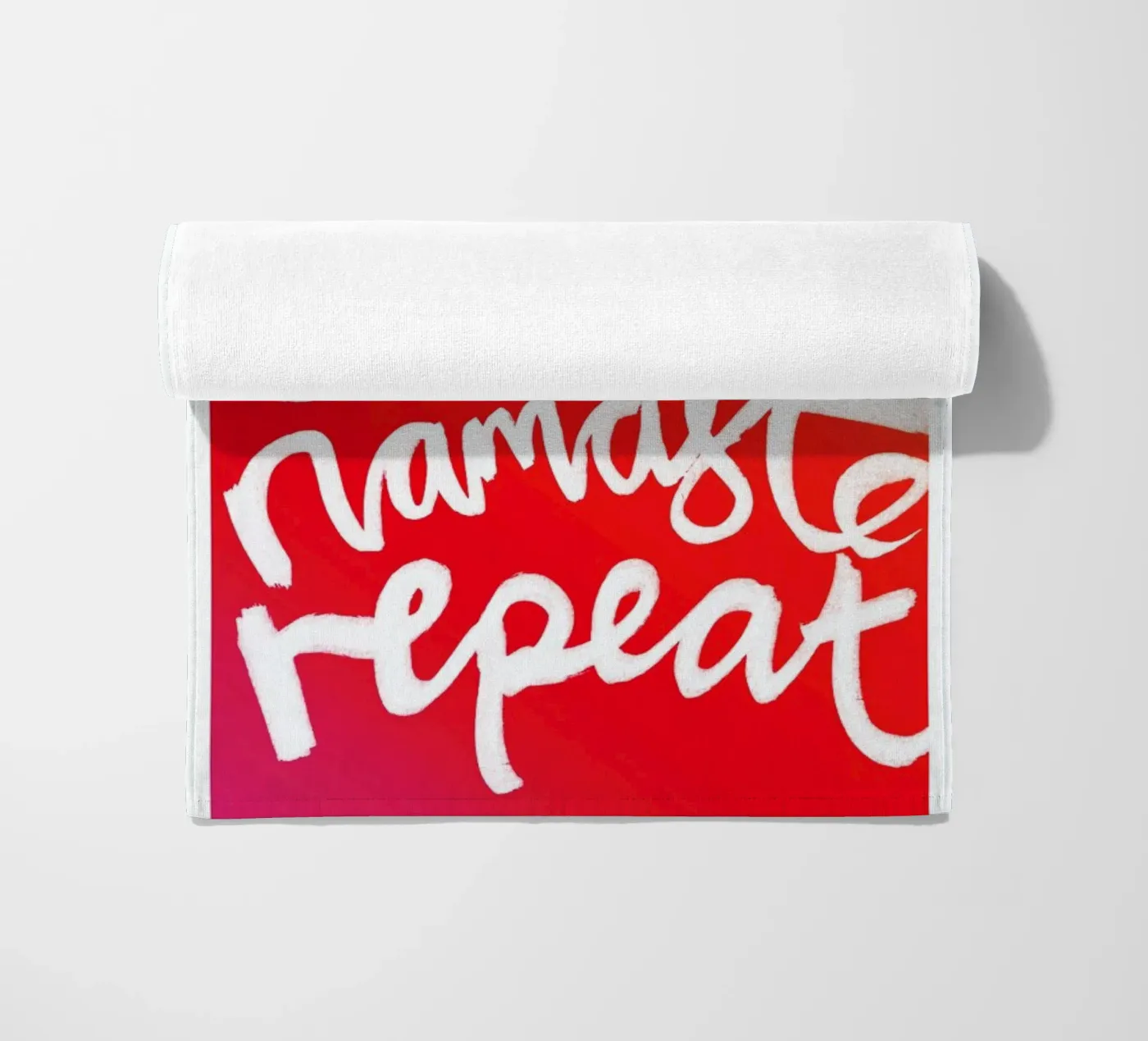 Repeat White strandhanddoek van Klaus with K