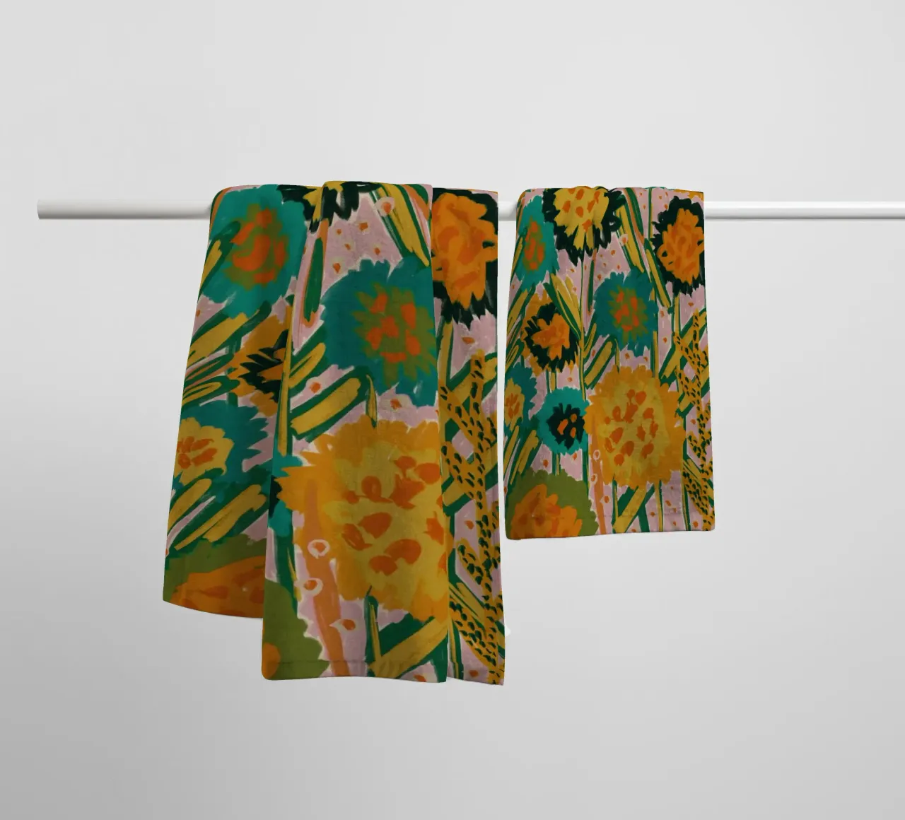 In fiore #5 asciugamano da bagno da Alisa Galitsyna