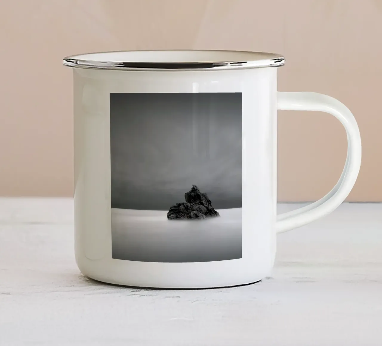 Solitude I tazza in smalto da Michael J. Reibert