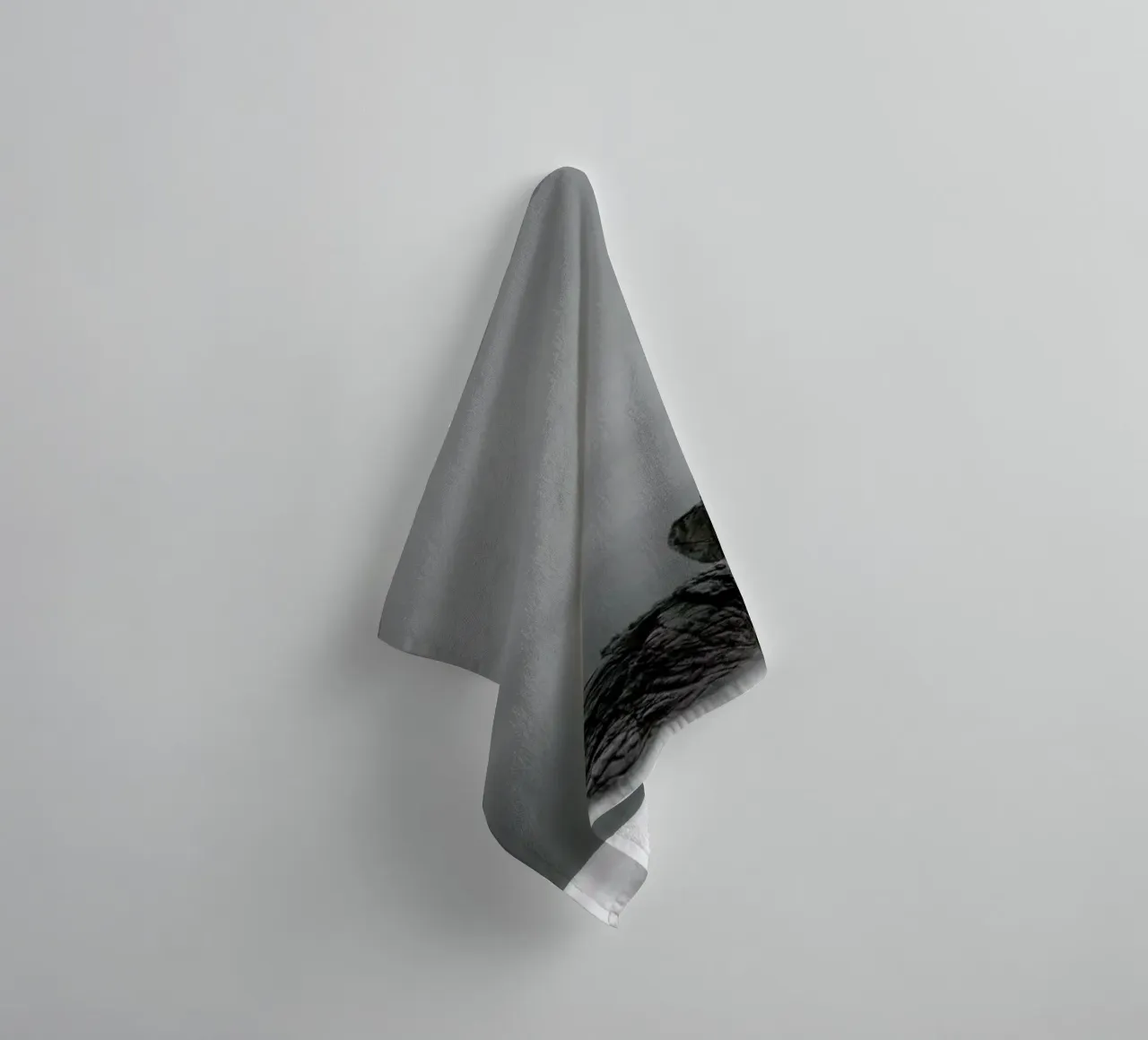 Solitude I asciugamano da bagno da Michael J. Reibert