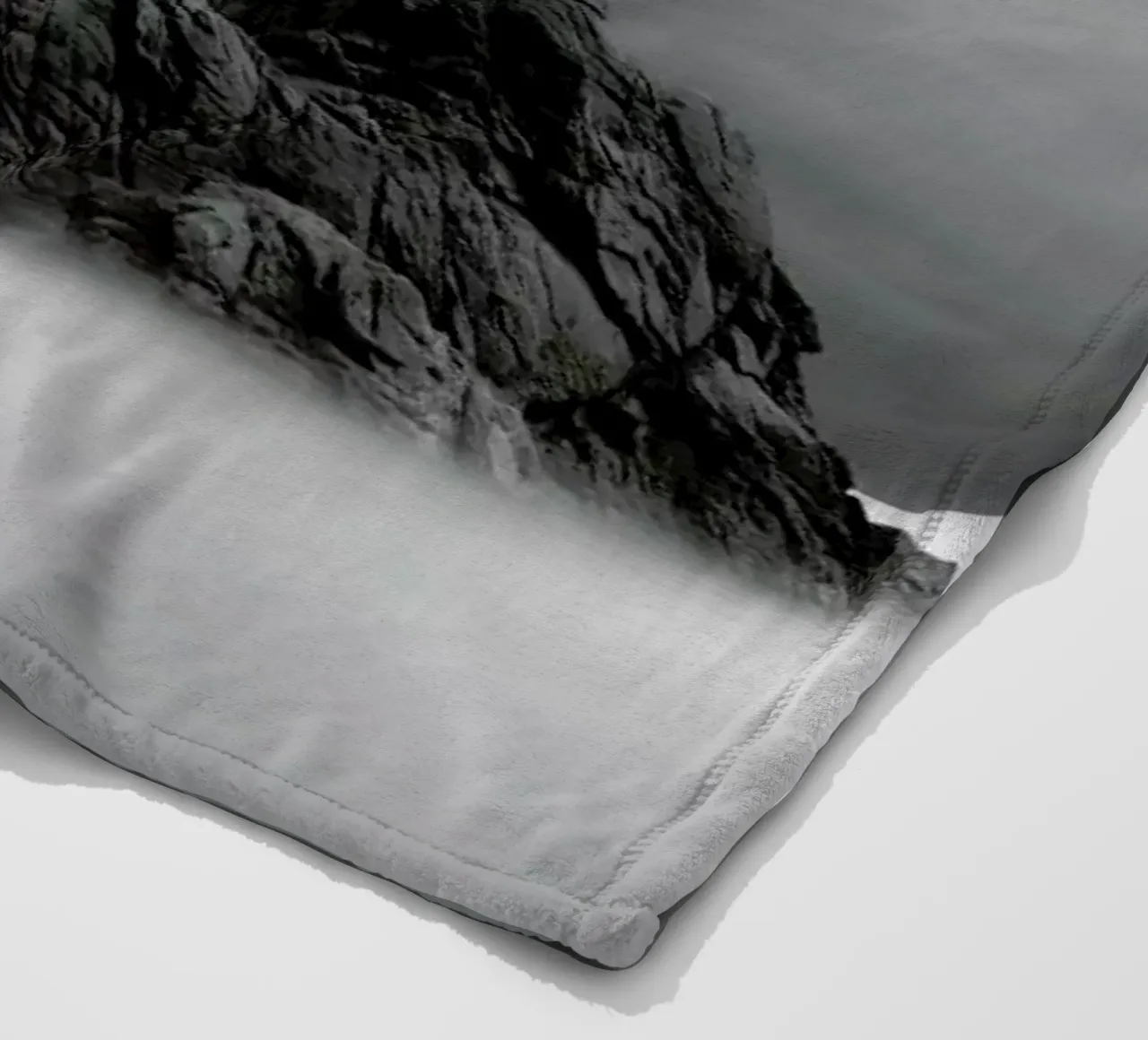 Solitude I coperta in pile da Michael J. Reibert