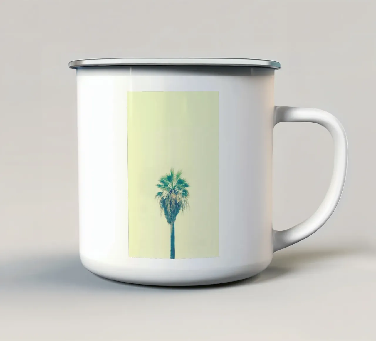 Yellow Sabal Palmetto tazza in smalto da Victoria Frost