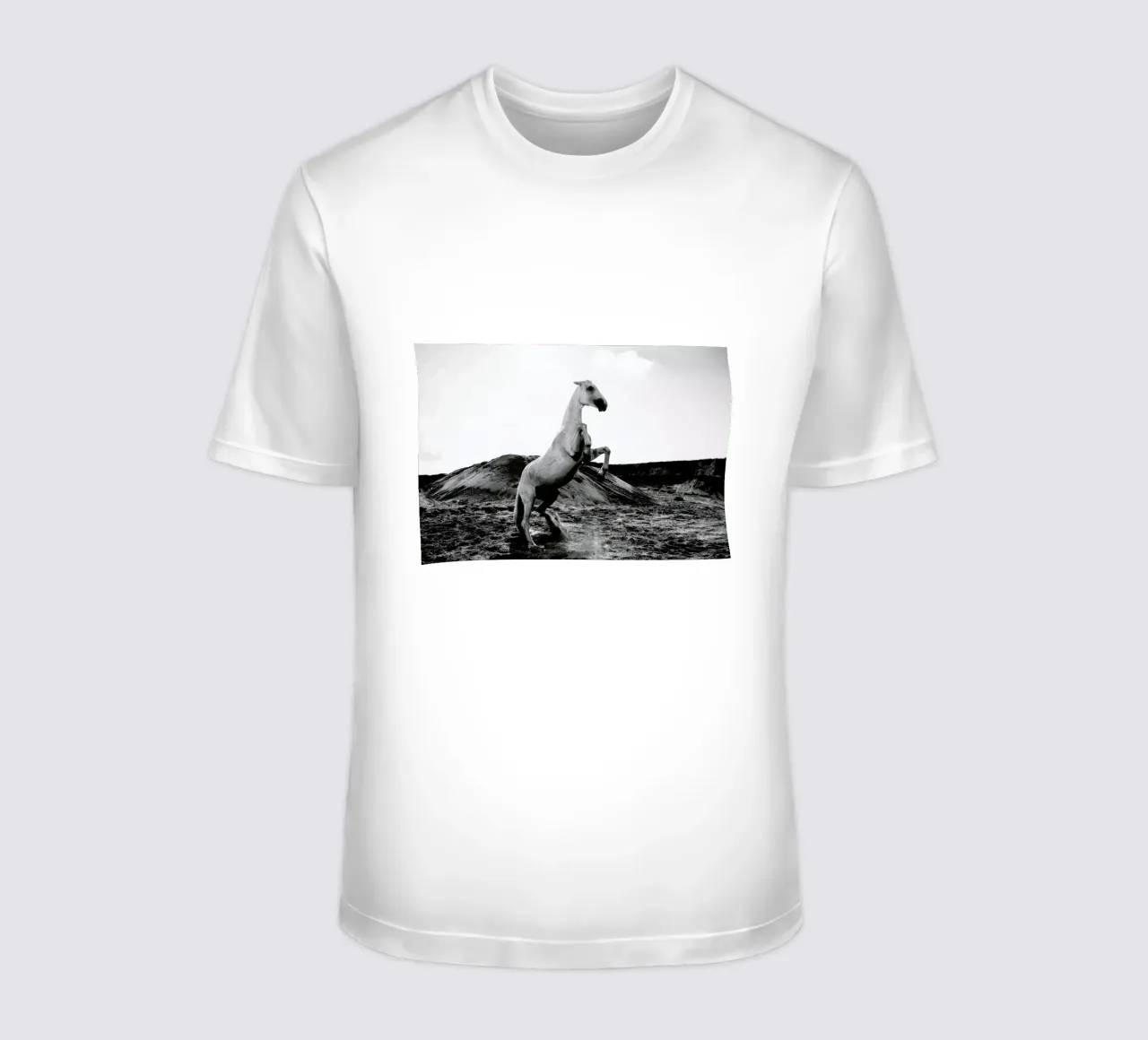 Majestic Stallion by @Werema t-shirt da EyeEm Mobile GmbH