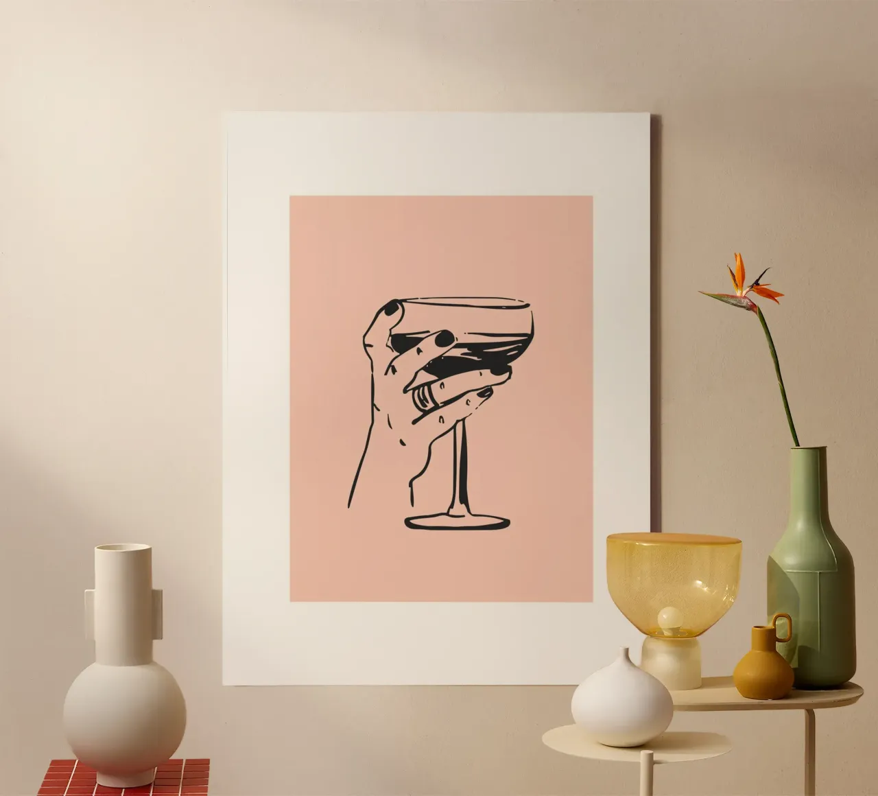 Mano con cocktail in rosa e nero tela con Cornice a cassetta da Peaches Art Prints