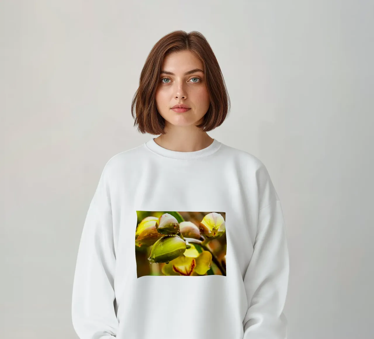 Bloming in the rain Sweatshirt von Teresa André