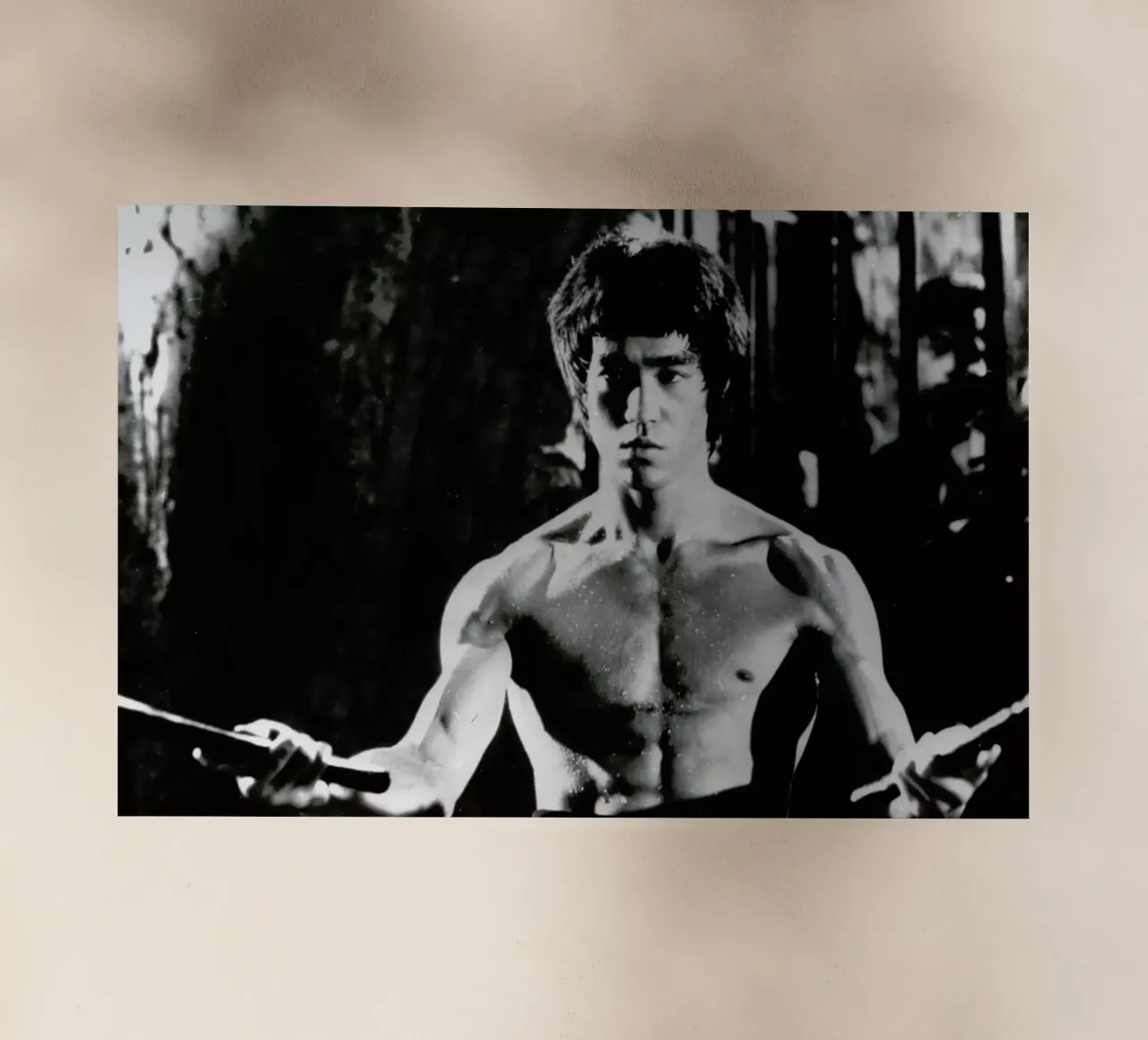 Bruce Lee in 'Enter The Dragon' pellicola backlit da Gallery Print and Art Limited
