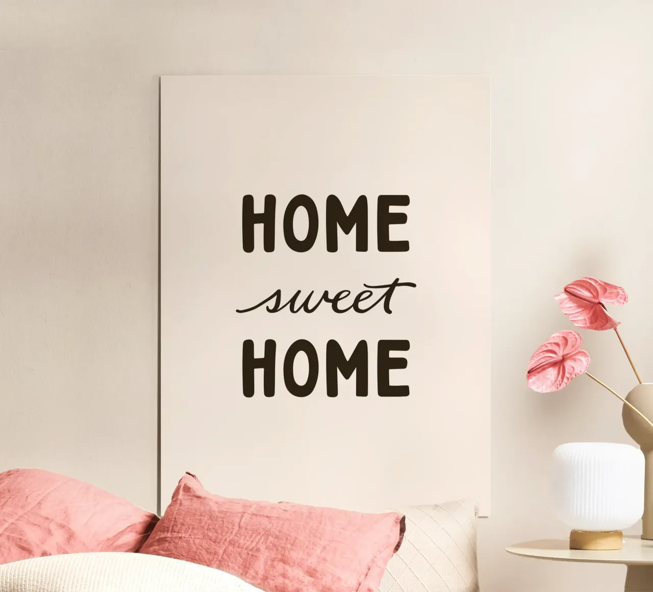 Home Sweet Home Beige | Modern stylish lettering design poster avec cadre en bois de Kathrin Woo Design