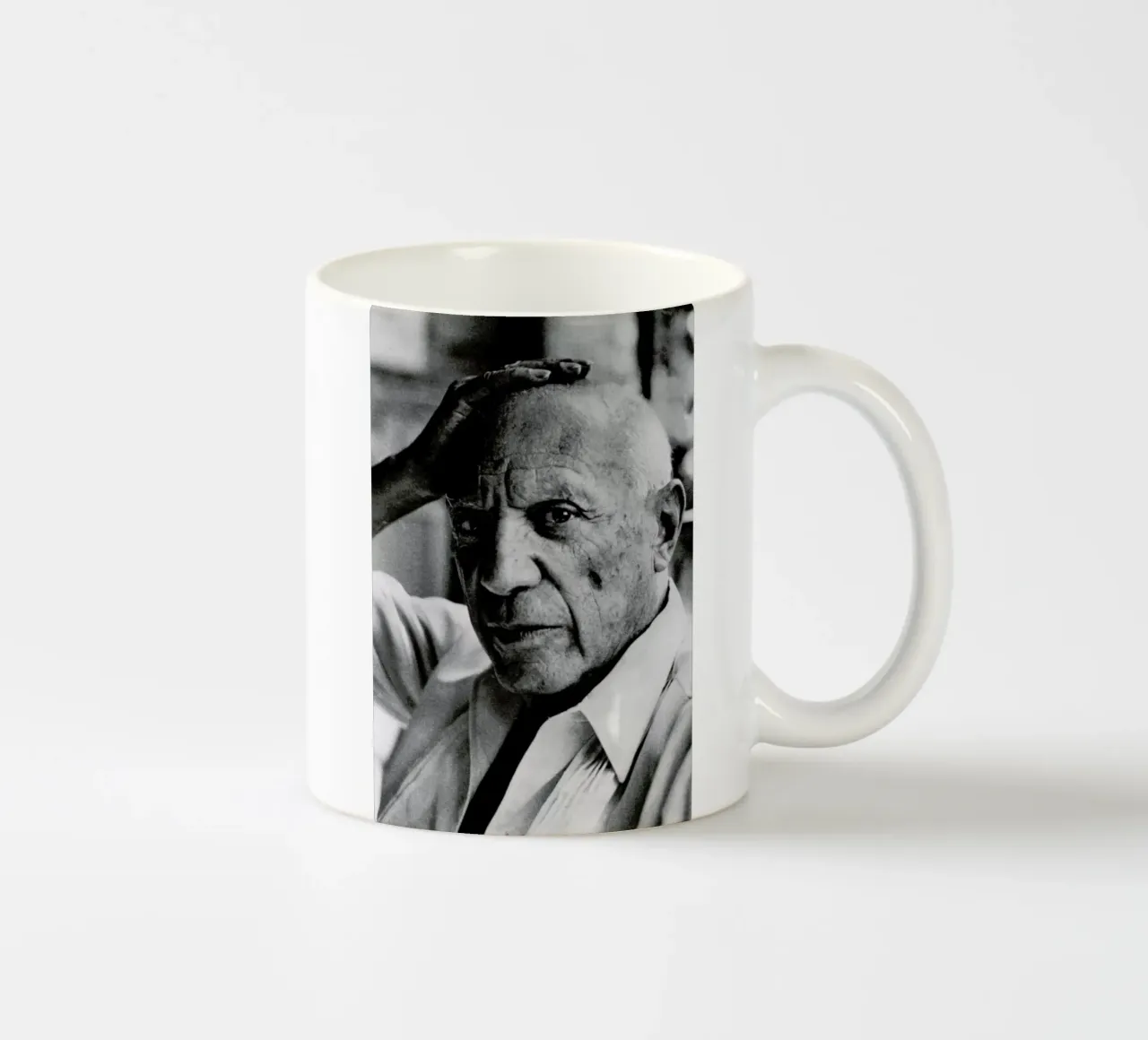 Pablo Picasso tazza in ceramica da Gallery Print and Art Limited