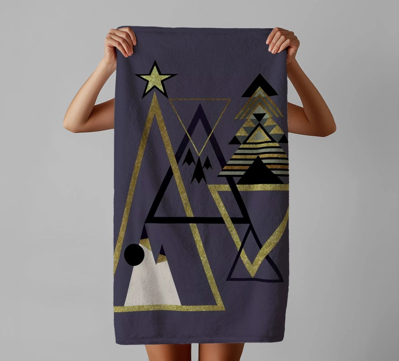 Abstract 2 towel by Sabrina Ziegenhorn