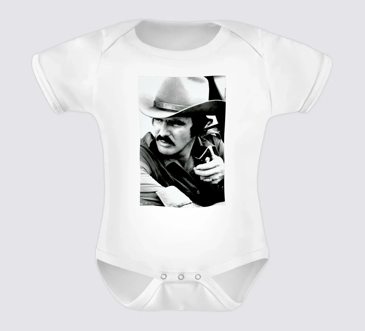 Burt Reynolds in 'Smokey and the Bandit' body neonato maniche corte da Gallery Print and Art Limited